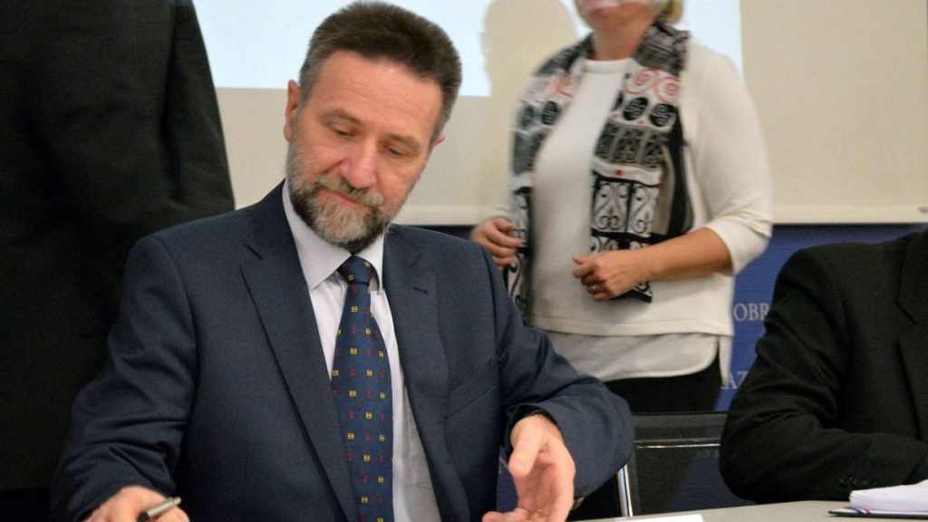 Barišić namješta Zakon o znanosti kao da bi mu Nijemci mogli oduzeti doktorat