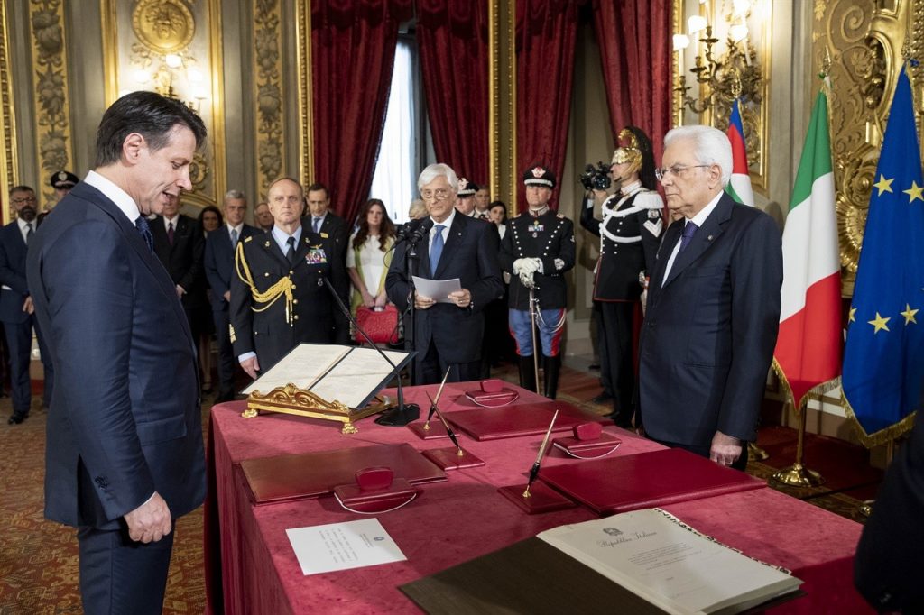 Na cijelom je svijetu hladan ostao jedino predsjednik Italije Mattarella. A to mu je i ustavni zadatak