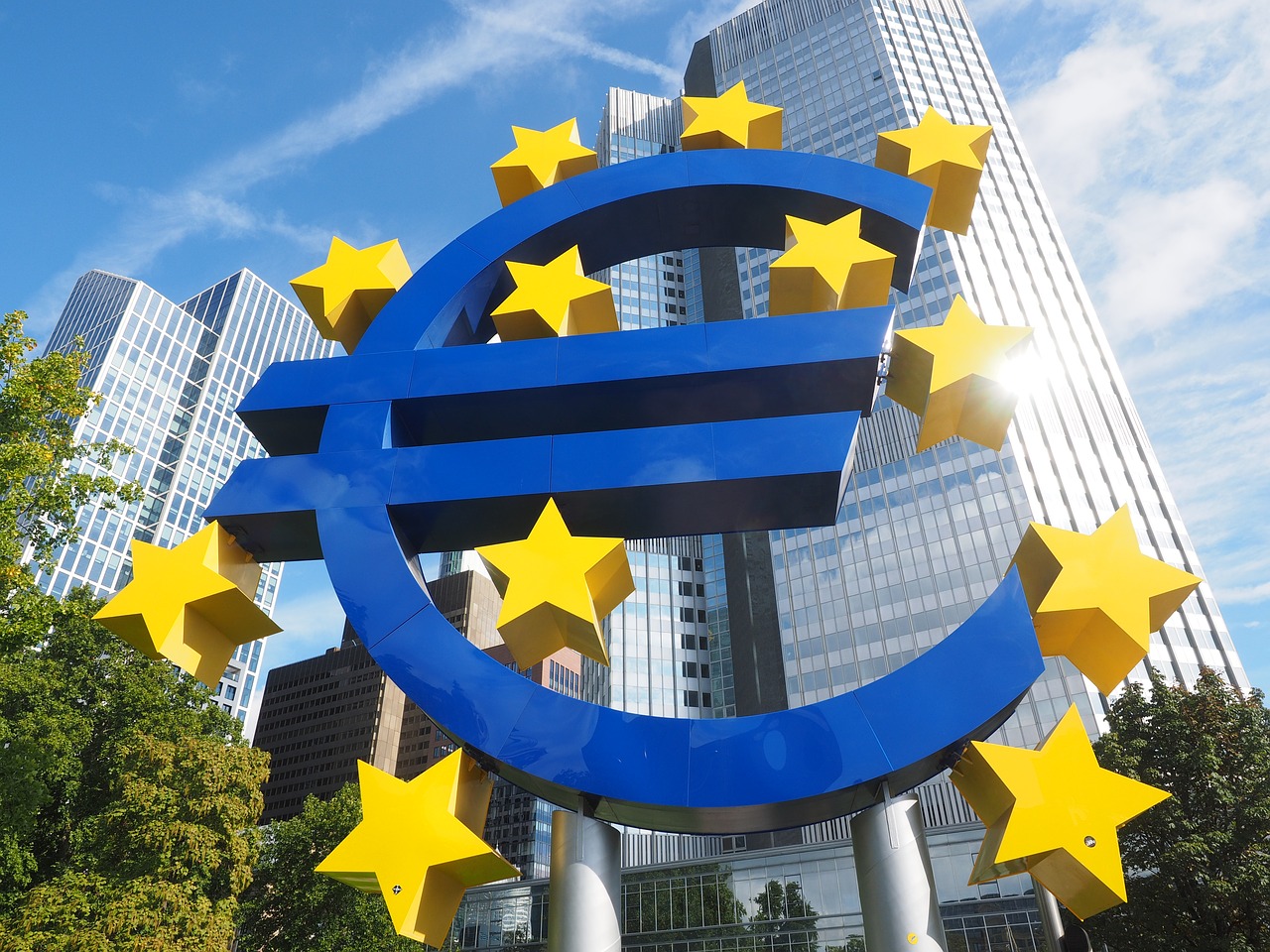 Europski bankari ne žele ponoviti propuste iz 2008. i 2011. i podići kamate. Ipak, mogu li to izbjeći