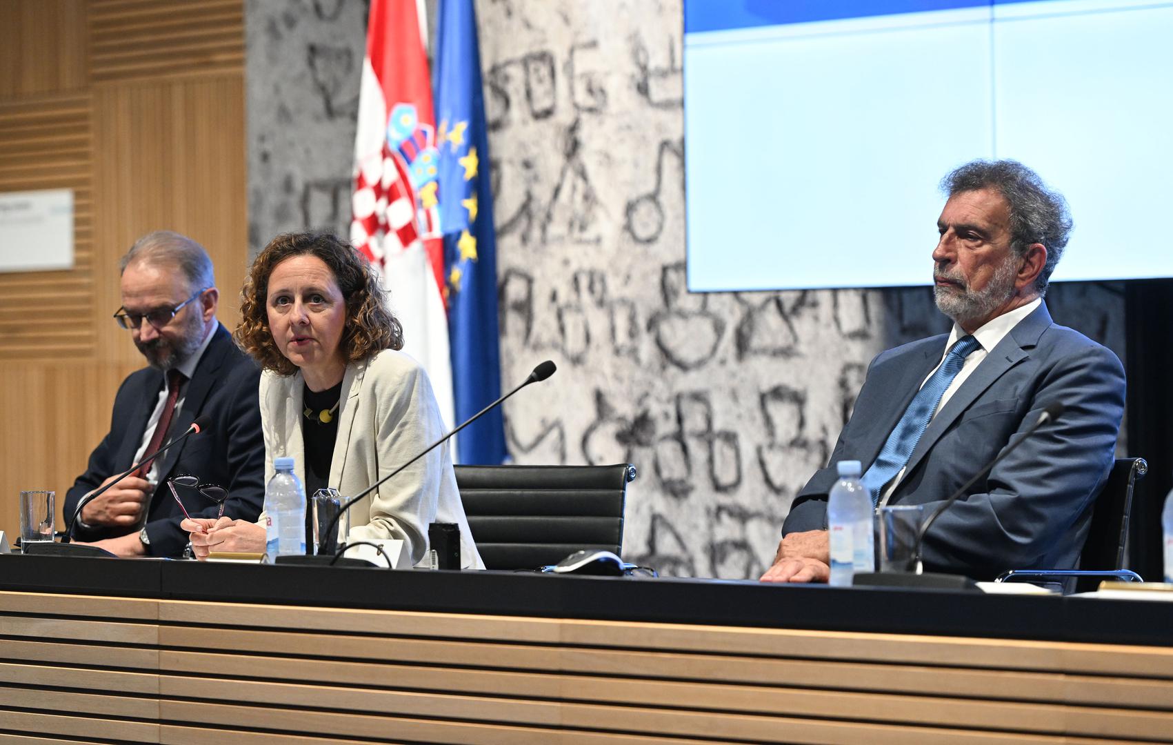 Prijedlog Zakona o jeziku je mjestimično rubno pismen, a o logici da se i ne govori, ali ima svoju, naoko skrivenu, svrhu
