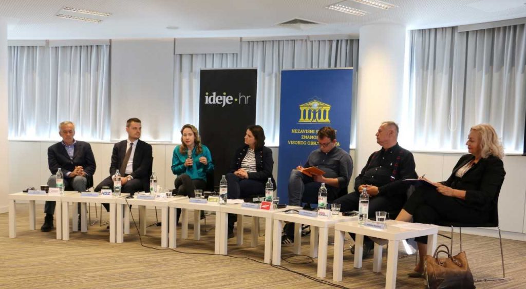 Pet ključnih pitanja o useljavanju i iseljavanju. Video.