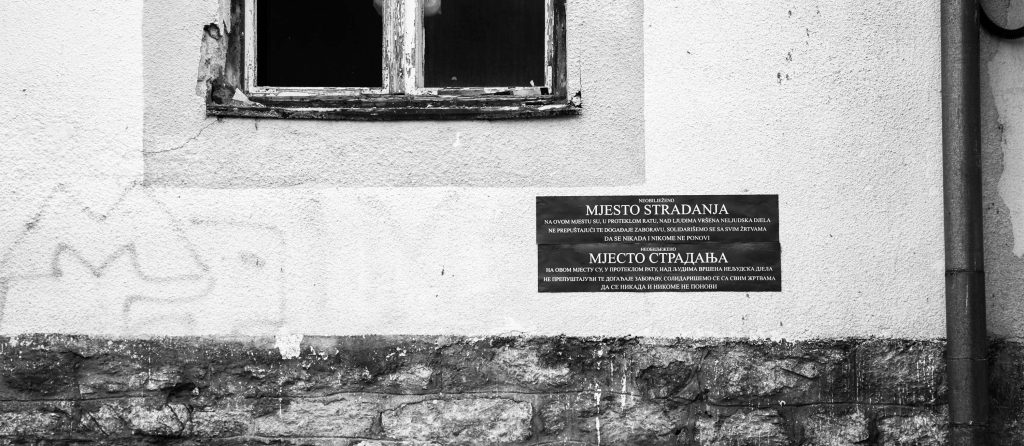 Slučaj Foča. O zločincima, žrtvama i o premalo dobrih ljudi. Moralna obveza na reakciju