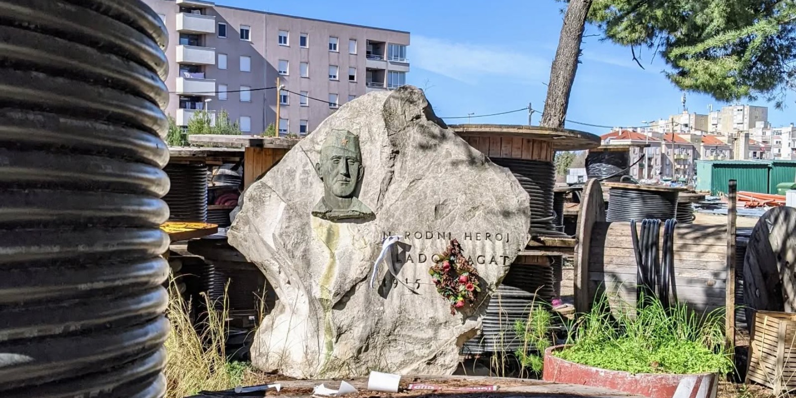 Zaboravljena Dalmacija. Turistički pogled na razvoj i propast industrije na Jadranu